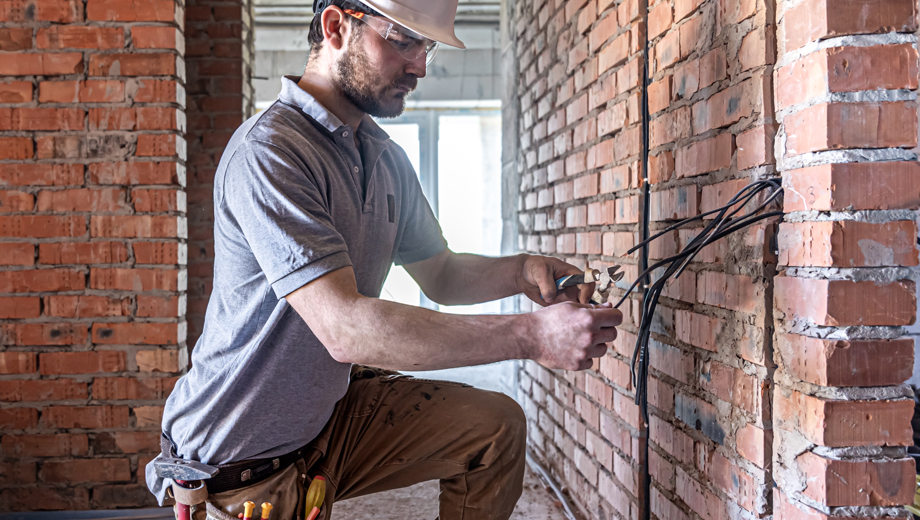 32 Construction Electrician Cuts Voltage Cable During Repair